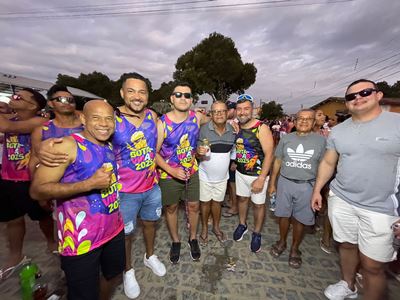 "Itapebi em Festa: Bloco 'Bota pra Virar' leva multidão às ruas e shows de Léo Santana e Toque Dez agitam a 38ª ExpoItapebi" 5 Imagem do WhatsApp de 2025 08 16 as 18.09.43 ec8dcb89