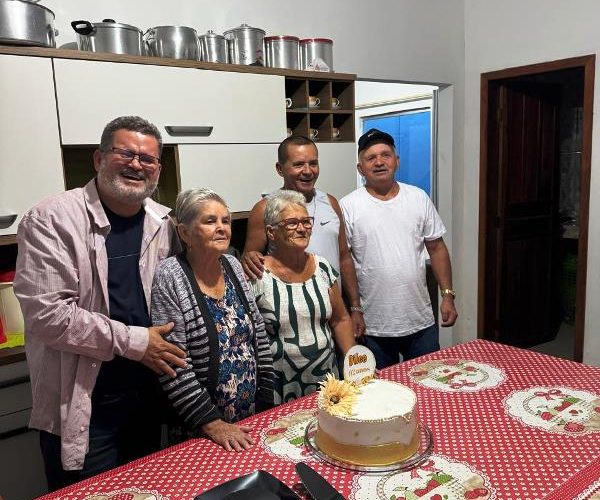 Dona Dilce celebra 92 anos rodeada de carinho em Itapebi 31 Imagem do WhatsApp de 2025 08 24 as 08.41.25 b0406652
