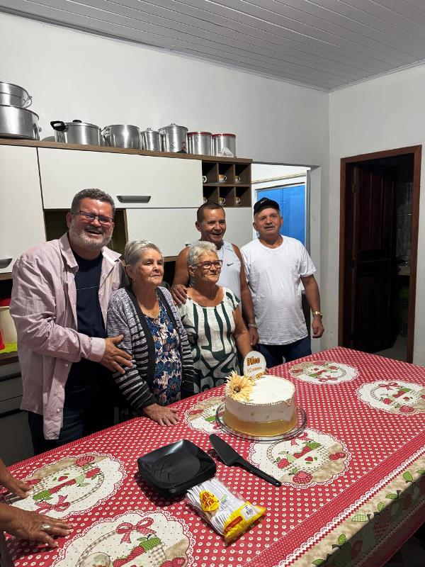 Dona Dilce celebra 92 anos rodeada de carinho em Itapebi 1 Imagem do WhatsApp de 2025 08 24 as 08.41.25 b0406652