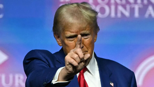 Crise de Orçamento: Bloqueio no Congresso Ameaça Paralisar Governo Trump 4 1 101