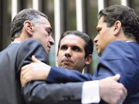 STF considera anistia discutida na Câmara inconstitucional, e Alcolumbre anuncia proposta alternativa no Senado 9 1 13