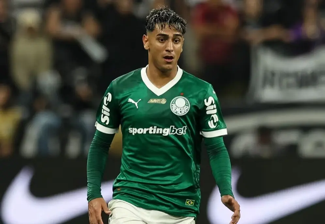 Facundo Torres vê concorrentes em alta e perde espaço no time titular do Palmeiras 1 1 27