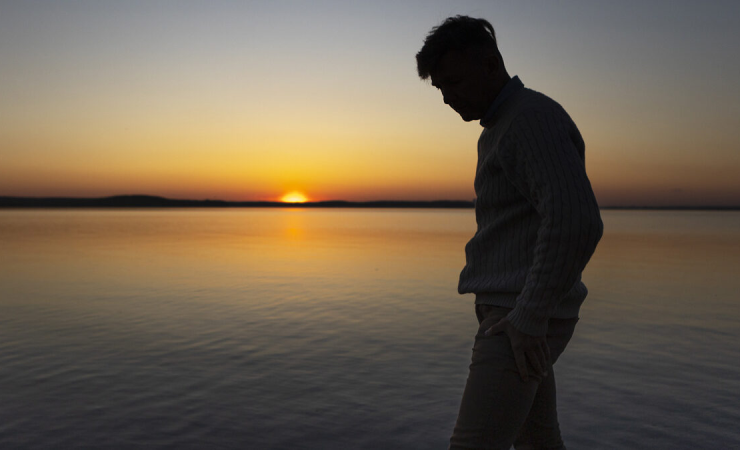 Epidemia silenciosa: A solidão está associada a quase 1 milhão de mortes por ano, segundo a OMS. 9 1 37