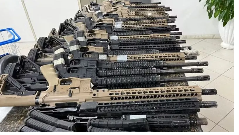 Caseiro é preso em sítio usado como ponto de distribuição de armas e drogas 1 1 68