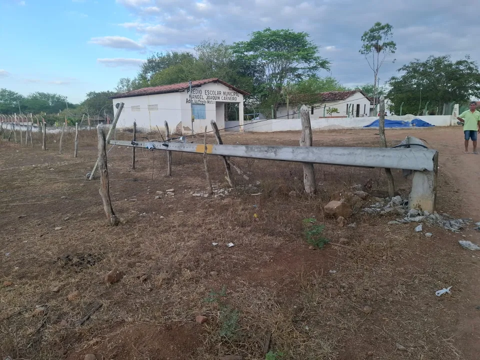 "Homem morre eletrocutado ao sinalizar área de risco na Zona Rural" 1 1 77