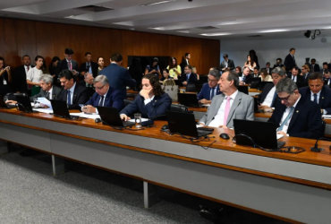 CCJ do Senado rejeita PEC da Blindagem: entenda os próximos passos 21 1 82