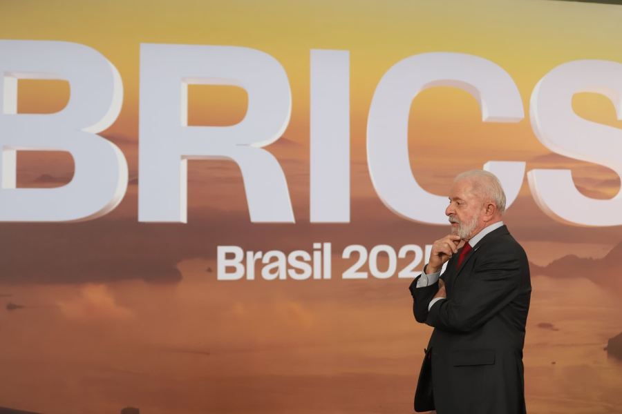 Lula critica "tarifaço" e diz que países são 'vítimas de chantagem' 1 2 14