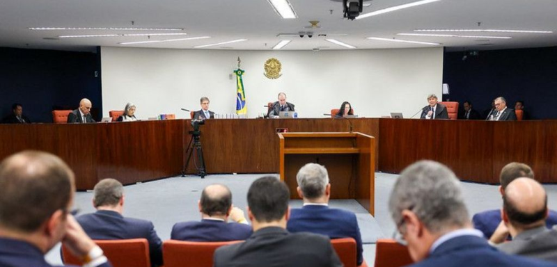 A reação de Fux e os bastidores da sessão no STF que condenou Bolsonaro 1 2 26