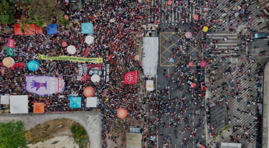 Esquerda vai às ruas em diversas capitais contra anistia e PEC da Blindagem 4 2 38