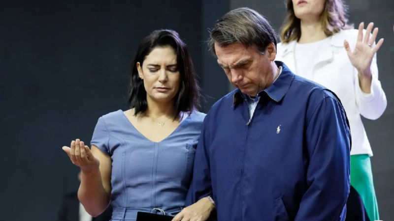 Michelle atualiza estado de saúde de Bolsonaro após nova crise 1 2 51