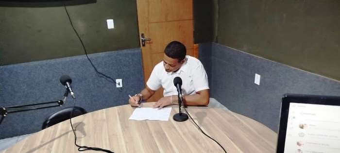 Secretário de Administração e Vice-Prefeito de Itapebi participam de entrevista no programa Marcos Bocão, da Rádio Cidade FM 6 Imagem do WhatsApp de 2025 09 04 as 11.43.39 0418586d 1