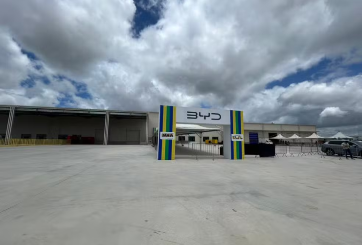 Avanço elétrico: BYD estreia sua primeira fábrica de carros no Brasil, investindo R$ 5,5 bilhões na Bahia 18 03
