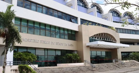 Ministério Público aciona Prefeitura de Canavieiras e cobra suspensão de contrato terceirizado 4 1 6