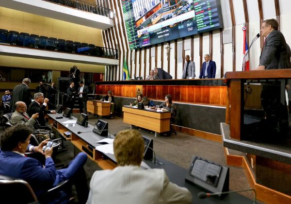 Raimundinho da JR e outros deputados baianos viajam a Paris com despesas pagas pela ALBA; confira quanto foi gasto 1 1 77