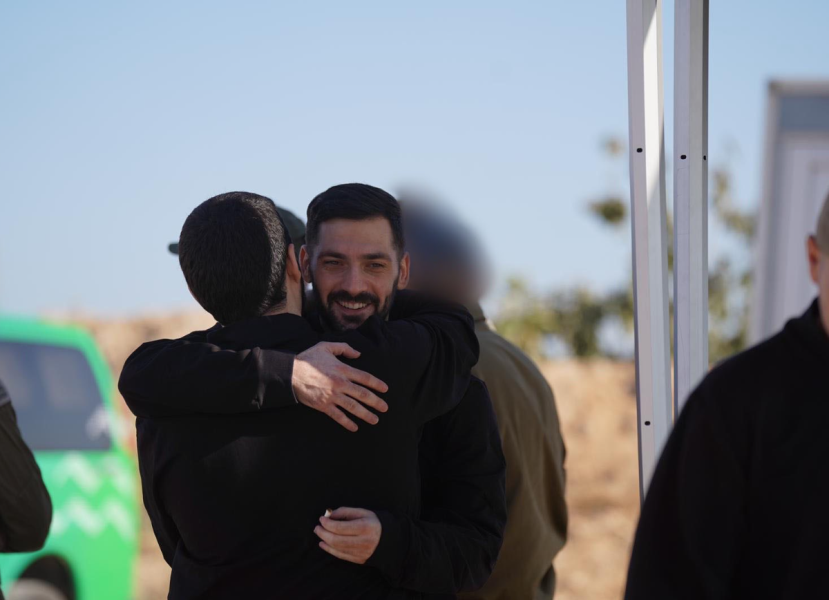 Todos os 20 reféns libertados já estão sob custódia de Israel. 1 1.1