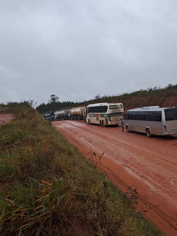 Caos e Atolamentos no "Desvio da Veracel": Chuvas Intensificam Pesadelo de Motoristas em Itapebi 5 2 36