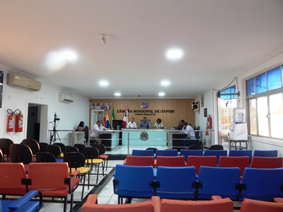 Projeto que Autoriza Leilão de Bens Públicos em Itapebi Passa na Câmara. 4 DSCN9734