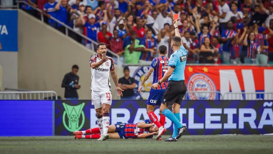 Ceni quebra tabu, Bahia derrota o Flamengo e dá força ao Palmeiras, novo líder do Brasileirão 4 Sem titulo 1