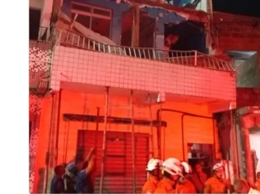 Tragédia em Salvador: Desabamento de laje deixa três mortos e oito feridos no bairro Mata Escura 4 1 25