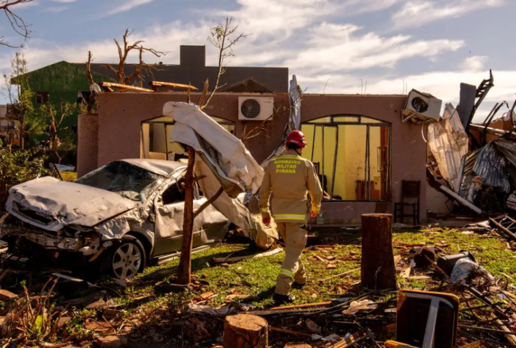 Tornados simultâneos no Sul surpreenderam meteorologistas 8 1 29