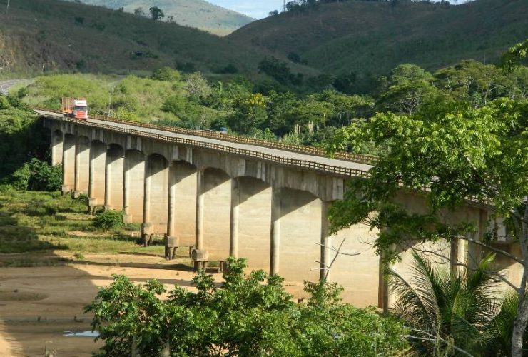 Tráfego de veículos pesados na ponte do Rio Jequitinhonha deve ser liberado ainda este ano 24 DSCN0842