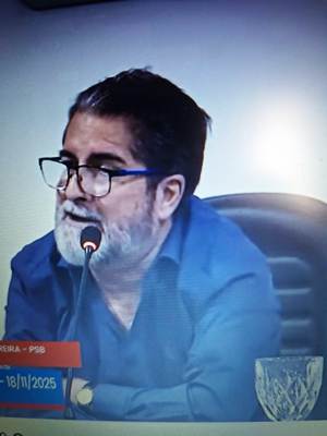 Protesto volta a bloquear desvio da ponte sobre o Rio Jequitinhonha na BR-101 em Santa Maria Eterna 7 Imagem do WhatsApp de 2025 11 20 as 13.42.17 d086f8f6