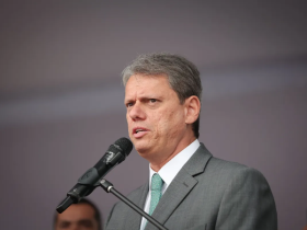 Grupo próximo a Tarcísio defende distanciamento de Bolsonaro e lançamento da candidatura em fevereiro 3 1 40