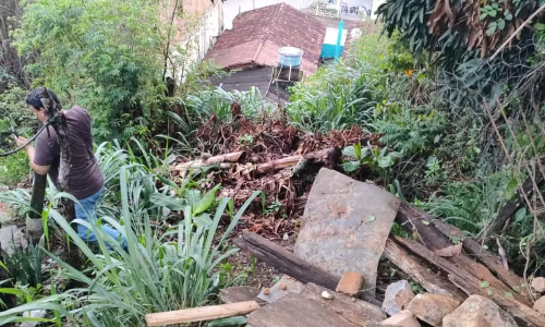 Temporal no Sul da Bahia: Casa desaba e famílias ficam desalojadas após forte chuva. 4 2 10
