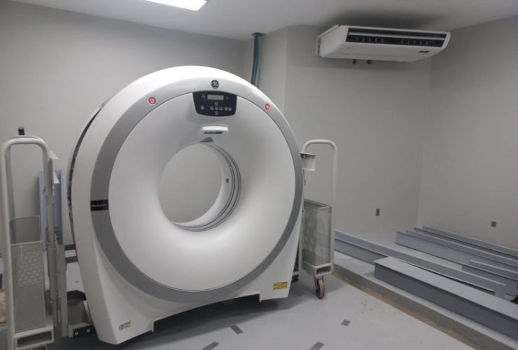 Compromisso: Deputada Cláudia Oliveira garante novo tomógrafo para o Hospital Geral de Eunápolis. 21 2