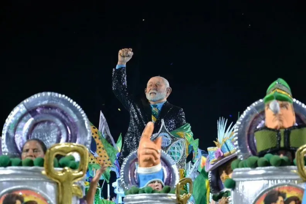 Escola que homenageou Lula no Rio recebe apenas duas notas 10 4 1 38