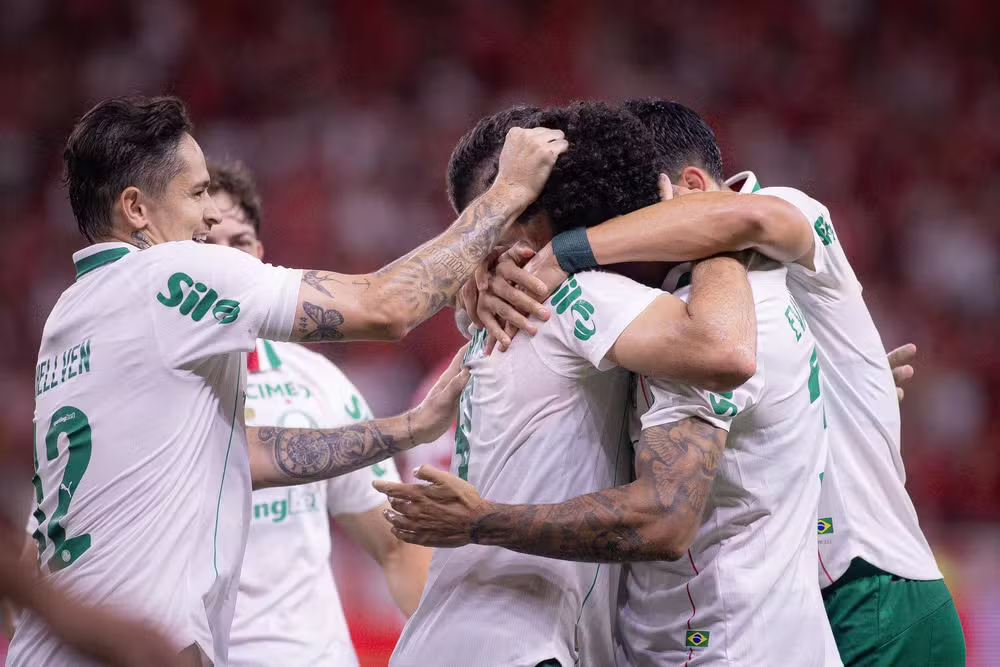 Palmeiras consolida "time ideal", vence o Inter no Beira-Rio e assume a liderança do Brasileirão 1 1.4 1