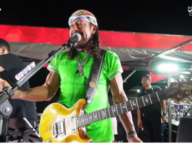 Bell Marques compensa ambulante com R$ 2 mil após prejuízo durante o bloco. 3 Sem titulo1 3