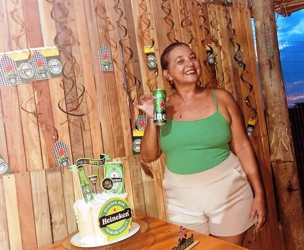 Maria Elisabete Cavalcante, a querida "Betchon", comemora seu aniversário hoje! 3 WhatsApp Image 2026 02 09 at 06.07.2503