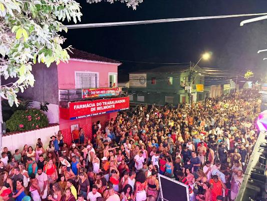 Cláudia Oliveira prestigia Carnabelgas 2026 e reforça papel do evento no fortalecimento da economia regional 4 WhatsApp Image 2026 02 16 at 12.06.054