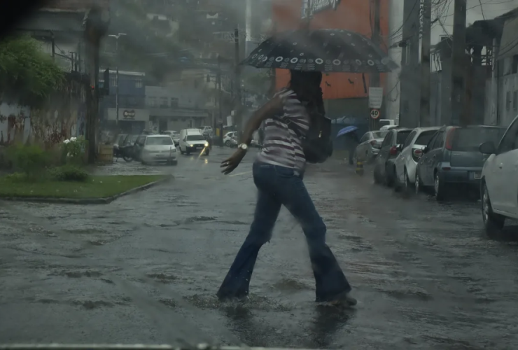 PERIGO: Temporal ganha força na Bahia; Defesa Civil acende alerta para inundações em Porto Seguro e região 6 01 9
