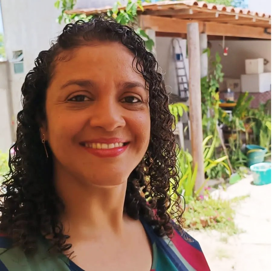 Dia de Celebração: A Secretária de Saúde Mércia Botelho apaga as velinhas hoje. 1 1 50