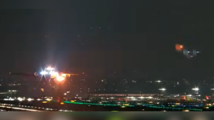 Susto em Guarulhos: Turbina de avião da Delta explode durante decolagem; ninguém ficou ferido 4 2 31