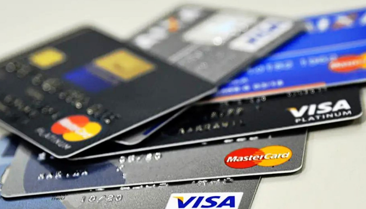 Uso do crédito rotativo dispara no Brasil e se aproxima de R$ 400 bilhões 21 1 15