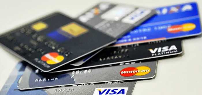 Uso do crédito rotativo dispara no Brasil e se aproxima de R$ 400 bilhões 4 1 16