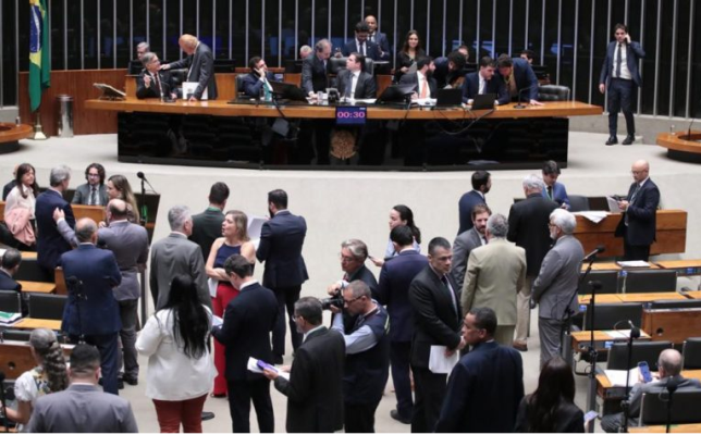 Preço abusivo de combustível agora pode render 4 anos de cadeia 4 02 4