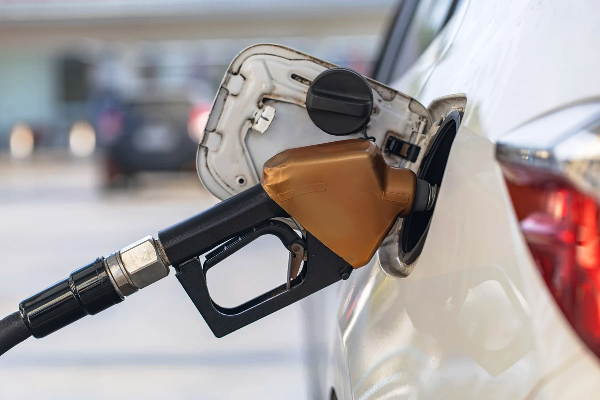 Alívio no bolso: Gasolina pode ter queda de até R$ 0,44 após decisão do Governo Federal 2 11