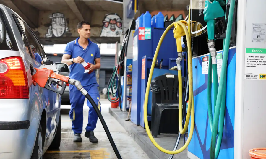 Alívio no bolso: Gasolina pode ter queda de até R$ 0,44 após decisão do Governo Federal 1 12 1