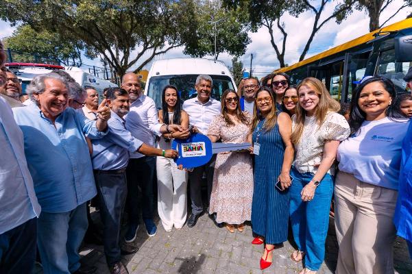 Eunápolis recebe forte pacote de investimentos viabilizado pela deputada Cláudia Oliveira 6 5 1