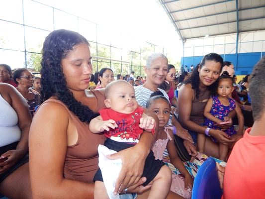Itapebi celebra o Dia das Mães com festa, emoção e recorde de presentes na sede e distritos 14 DSCN0777