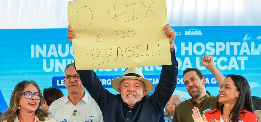 Lula critica "tarifaço" de Trump sobre os BRICS e avisa: “O PIX é do Brasil” 1 11