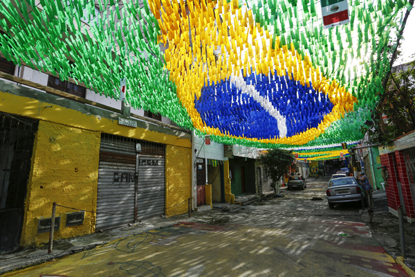 Copa do Mundo: Governo libera servidores em dias de jogos do Brasil; veja regras de folga e compensação 4 4 3