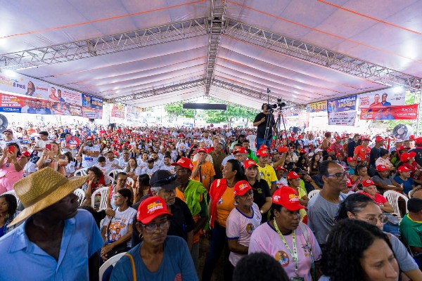 Claudia Oliveira reforça compromisso com o Extremo Sul em ato do PGP em Teixeira de Freitas 9 05