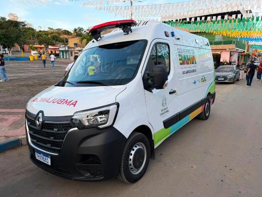 Deputada Cláudia Oliveira entrega ambulância para São João do Panelinha e reforça investimentos na saúde de Camacã 6 1