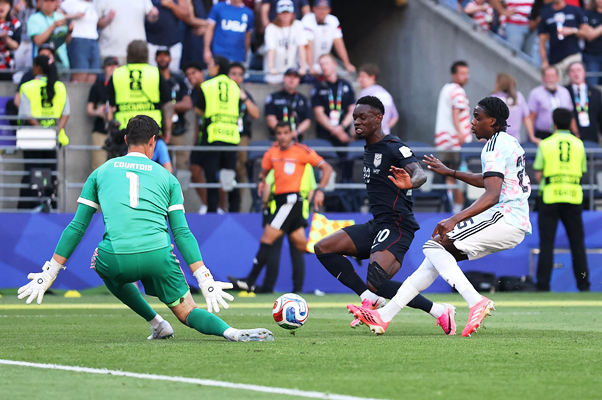 Bélgica faz 4 a 1 nos EUA e terá a Espanha pela frente nas quartas da Copa 4 2 11