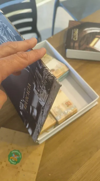 PF apreende dinheiro escondido em livro falso durante operação contra aliados de Sóstenes 1 2